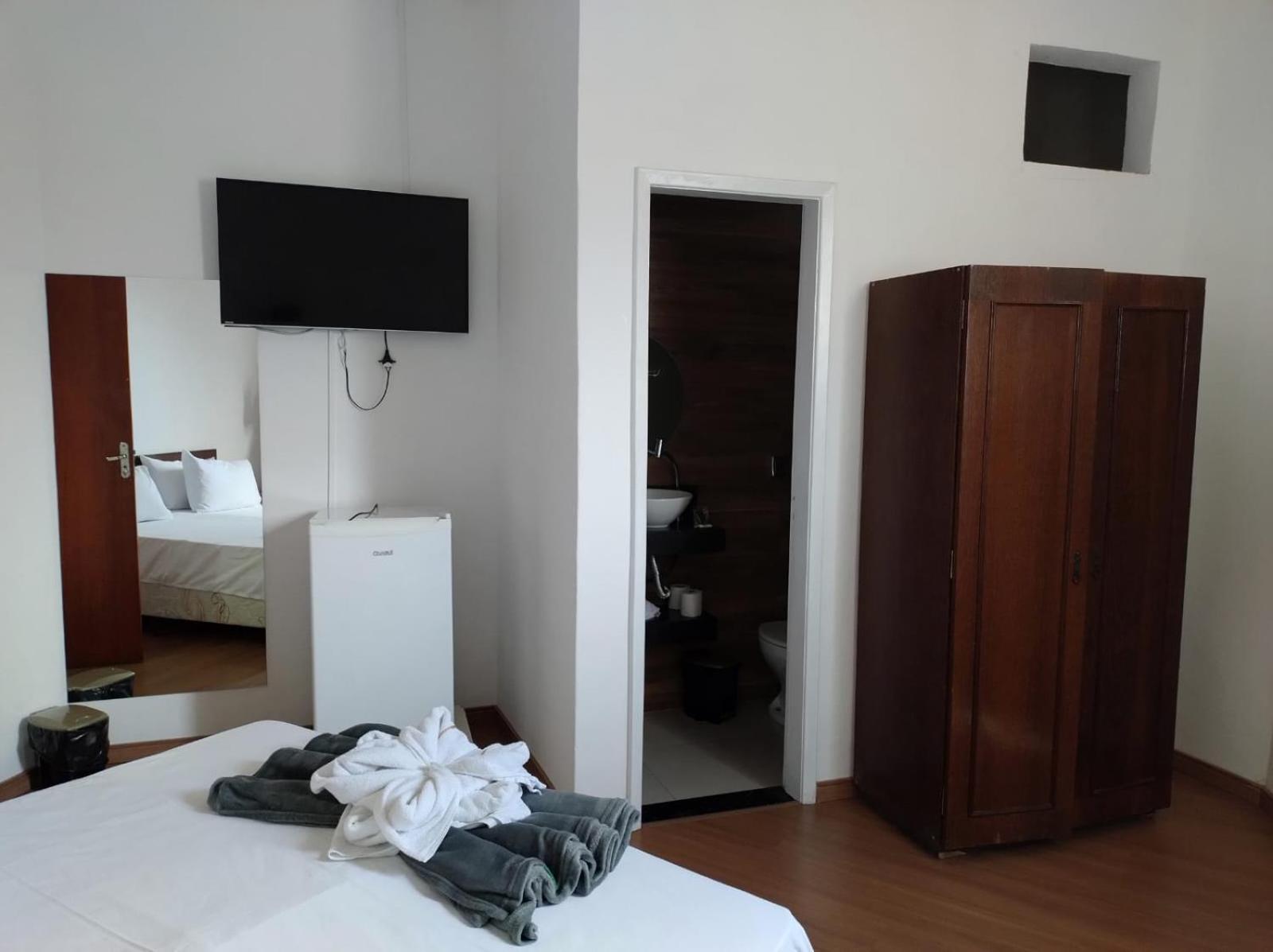 Monaco Hotel *